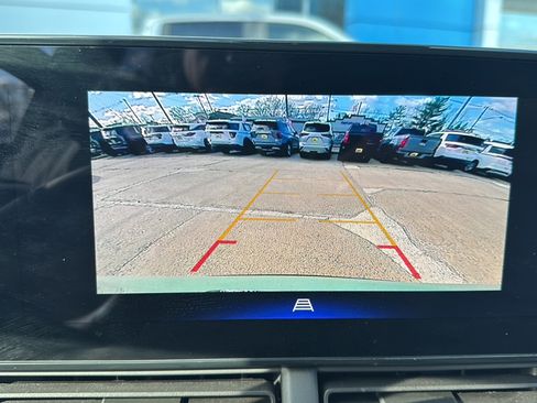 Used 2024 Chevrolet Trax ACTIV w/ Driver Confidence Package image 34