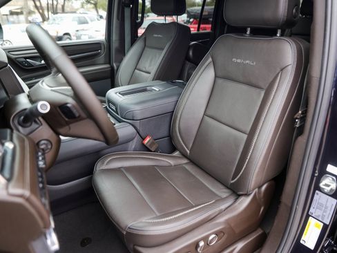 Used 2023 GMC Yukon XL Denali w/ Max Trailering Package image 5