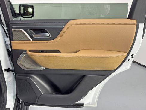 Used 2025 INFINITI QX80 Sensory image 51