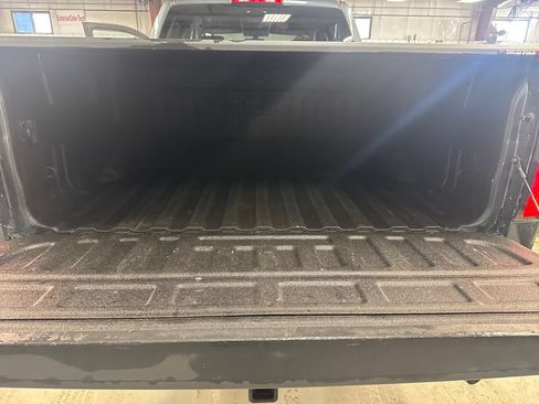 Used 2018 GMC Sierra 2500 SLE w/ SLE Preferred Package AWD/4WD image 28
