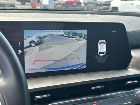 Used 2025 Kia Telluride AWD image 9