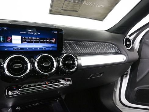 New 2026 Mercedes-Benz GLB 250 image 13