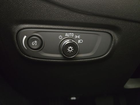 Certified 2022 Chevrolet Equinox RS FWD image 25