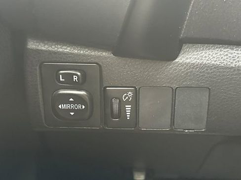 Used 2018 Toyota Corolla SE w/ SE Premium Package image 33