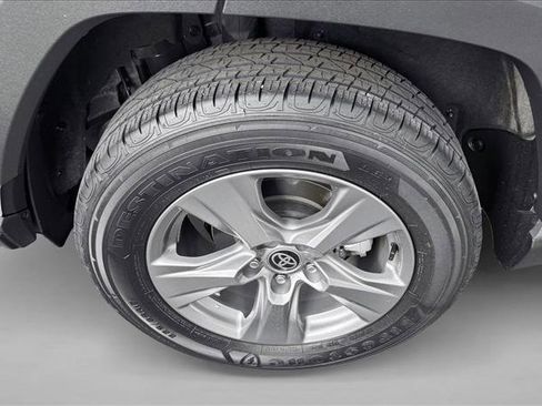 Used 2024 Toyota RAV4 XLE AWD/4WD image 9