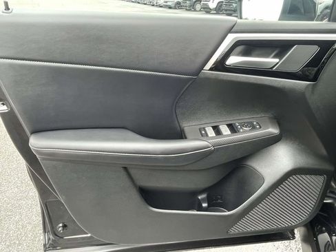 Used 2024 Mitsubishi Outlander SEL image 18