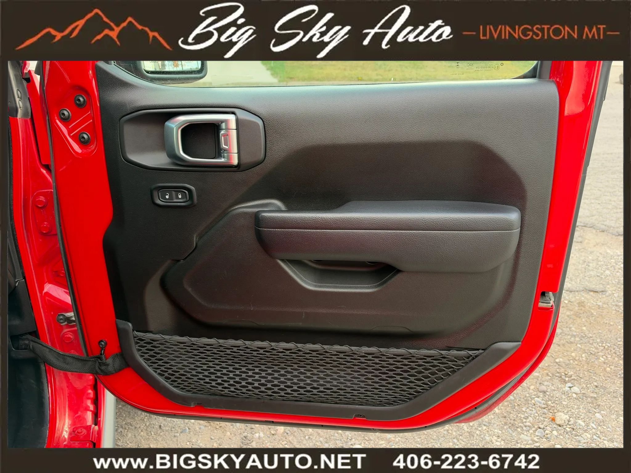 Used 2024 Jeep Wrangler Unlimited Rubicon AWD/4WD image 17