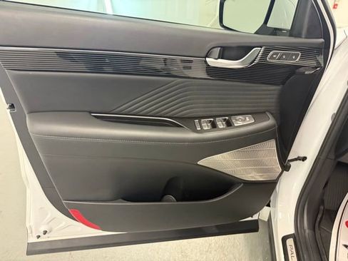 Used 2024 Hyundai Palisade Calligraphy image 12