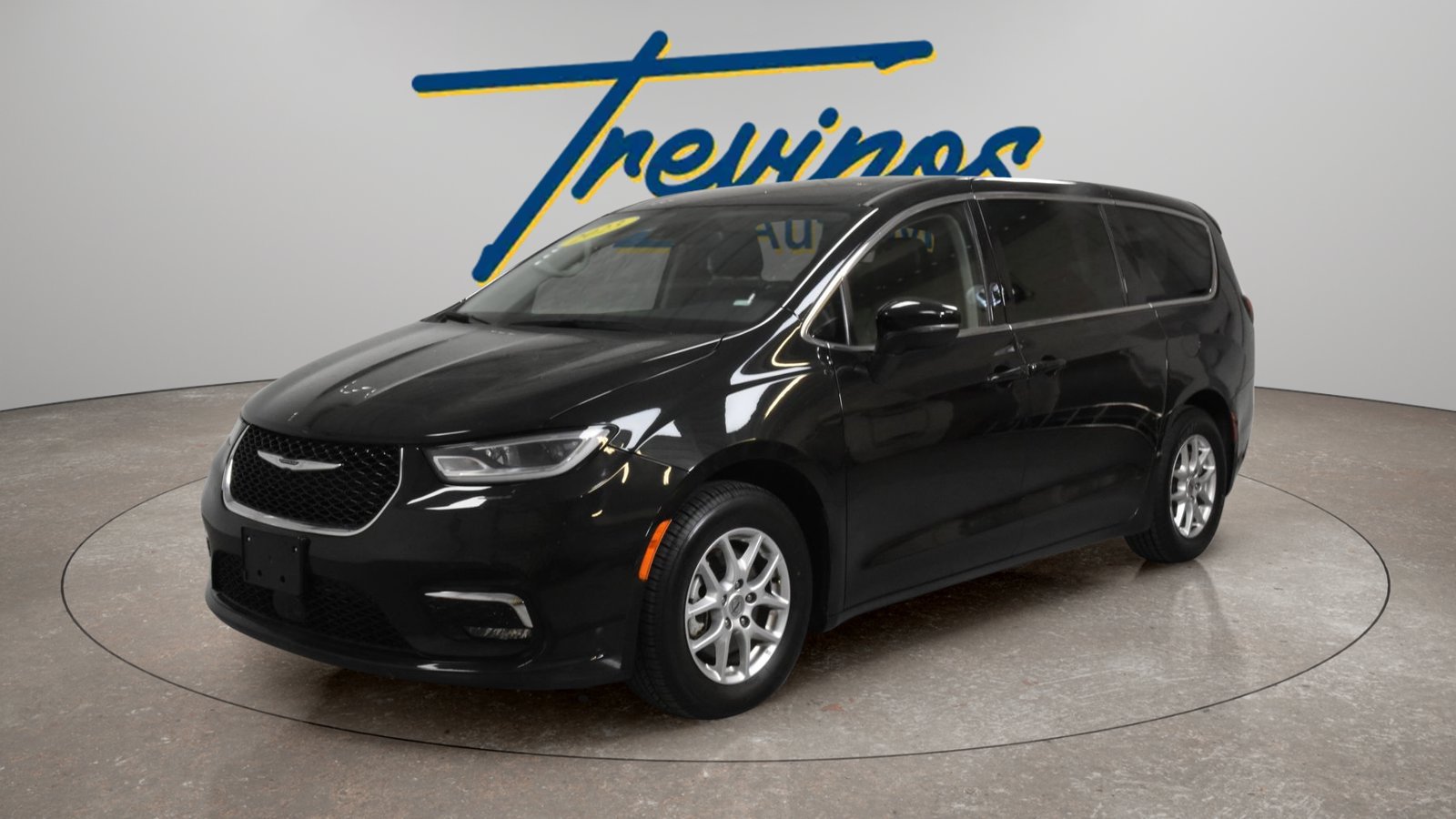 Used 2023 Chrysler Pacifica Touring-L FWD image 8