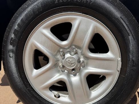 Used 2007 Toyota RAV4 4WD image 32