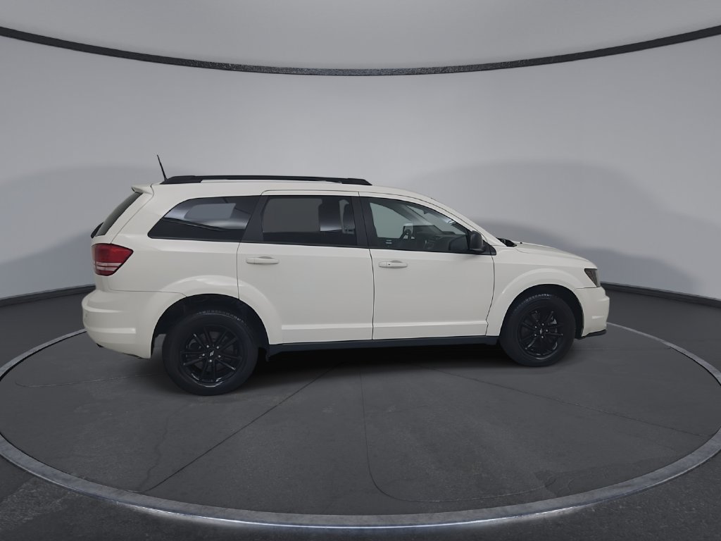Used 2020 Dodge Journey SE w/ Blacktop Package FWD image 17
