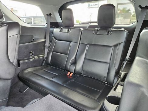 Used 2022 Ford Explorer XLT w/ Equipment Group 202A image 18