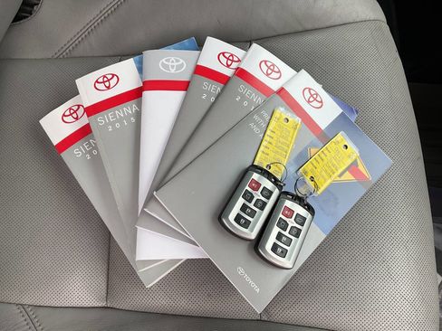 Used 2015 Toyota Sienna AWD image 54