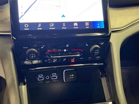 Used 2025 Jeep Grand Cherokee L Limited w/ Black Appearance Package image 16