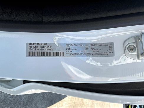 New 2026 Chrysler Pacifica Select image 13