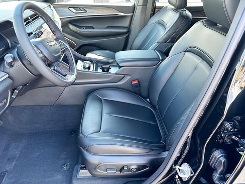 New 2026 Jeep Grand Cherokee L Limited image 23