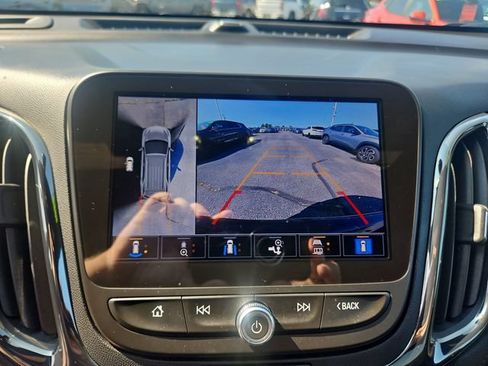 Used 2023 Chevrolet Equinox RS FWD image 21