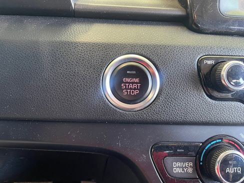 Used 2017 Kia Niro LX image 30