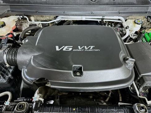 Used 2017 GMC Canyon SLE w/ All Terrain X Package image 30