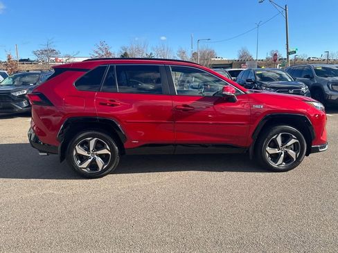 Used 2022 Toyota RAV4 SE image 10