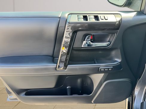 Used 2019 Toyota 4Runner Limited AWD/4WD image 15