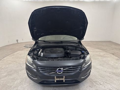 Used 2015 Volvo S60 T5 Premier image 11
