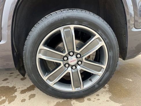 Used 2018 GMC Acadia Denali w/ Technology Package image 10