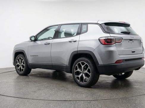 Used 2025 Jeep Compass Limited AWD/4WD image 6