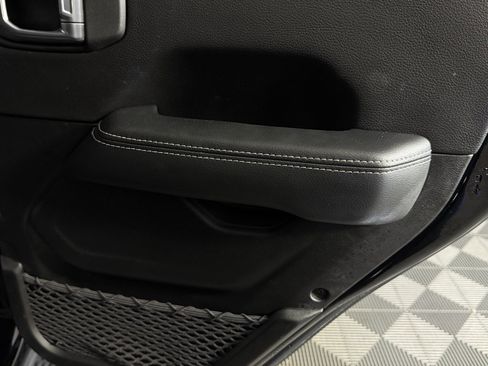 Used 2023 Jeep Wrangler Unlimited Sahara image 30