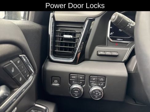Used 2024 GMC Sierra 1500 Denali w/ Technology Package AWD/4WD image 21