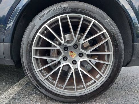 Used 2023 Porsche Cayenne Platinum Edition AWD/4WD image 34