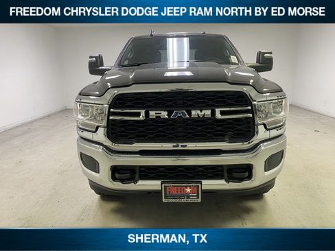 New 2024 RAM 2500 Tradesman w/ Chrome Appearance Group AWD/4WD image 3