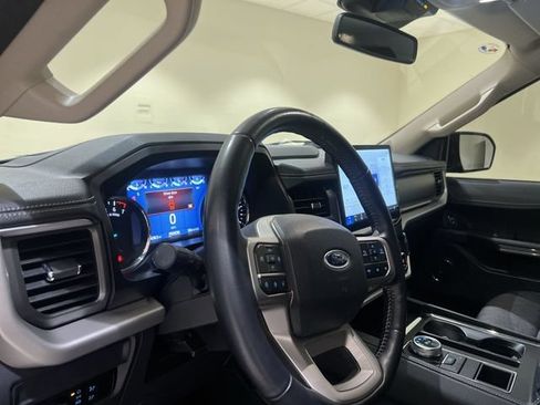 Used 2023 Ford Expedition XLT RWD image 9