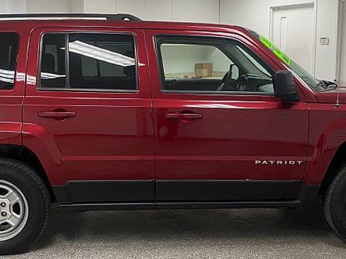 Used 2015 Jeep Patriot Sport w/ Power Value Group image 4