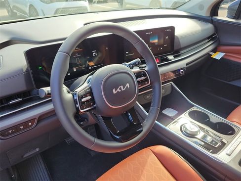New 2026 Kia Carnival EX image 23