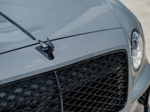 New 2025 Bentley Flying Spur Plug-In Hybrid AWD/4WD image 7