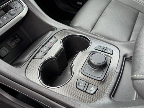 Used 2023 GMC Acadia SLT image 21