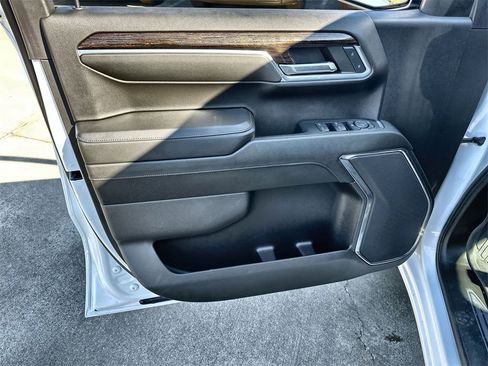 Used 2024 GMC Sierra 1500 Elevation image 21