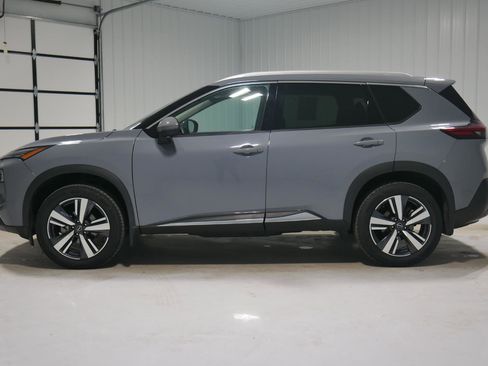 Used 2023 Nissan Rogue SL image 8