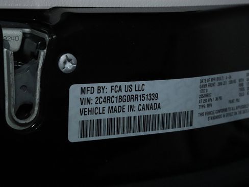 Used 2024 Chrysler Pacifica Touring-L image 20