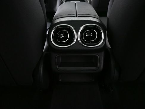 Used 2026 Mercedes-Benz GLC 300 image 17