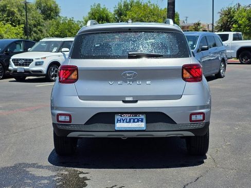 New 2025 Hyundai Venue SEL image 6