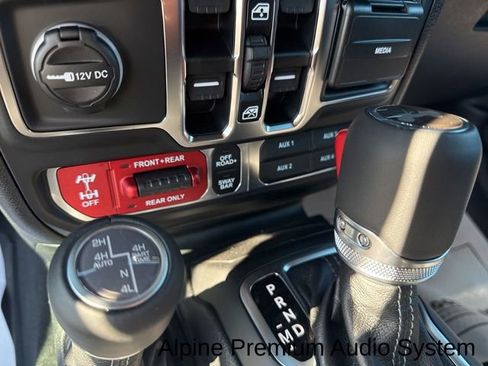 New 2026 Jeep Wrangler Unlimited Rubicon AWD/4WD image 19