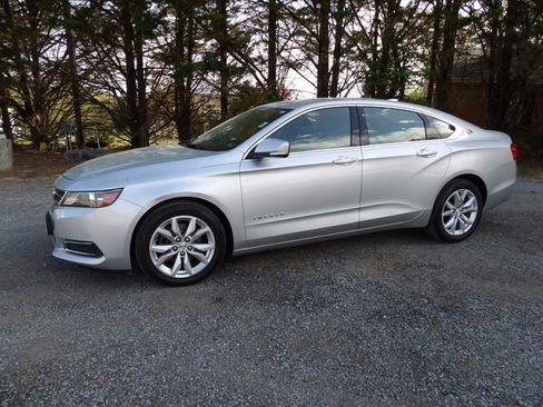 Used 2017 Chevrolet Impala LT FWD image 1