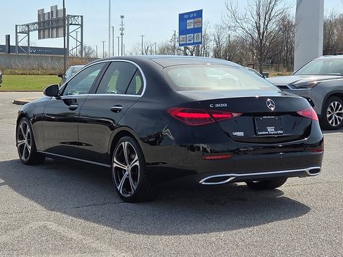 Used 2025 Mercedes-Benz C 300 Sedan image 4