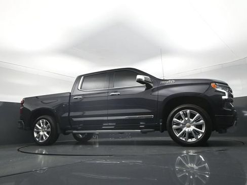 Used 2022 Chevrolet Silverado 1500 High Country w/ Technology Package AWD/4WD image 35
