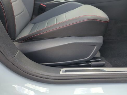 Used 2025 Volkswagen Jetta GLI Autobahn FWD image 38