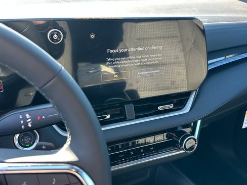 New 2026 Chevrolet Equinox LT w/ LPO, Floor Liner Package image 21