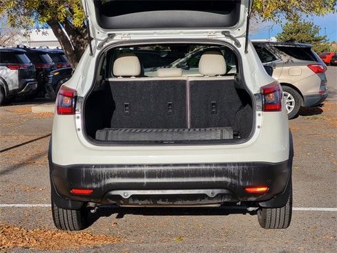 Used 2021 Nissan Rogue Sport SL w/ Premium Package image 31