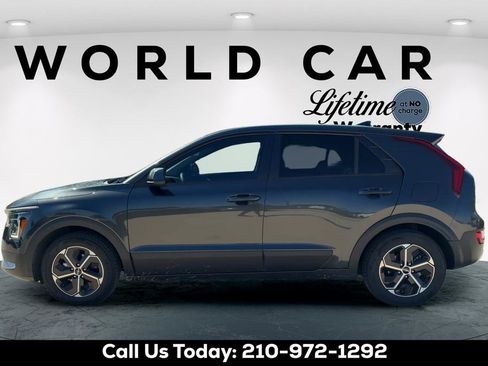 Used 2023 Kia Niro LX FWD image 6